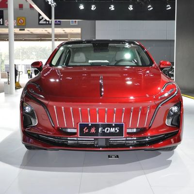 良い価格 E-QM5 431km Joy Edition 電動車 FWD 190HP 54kWh バッテリーと30分充電 オンライン