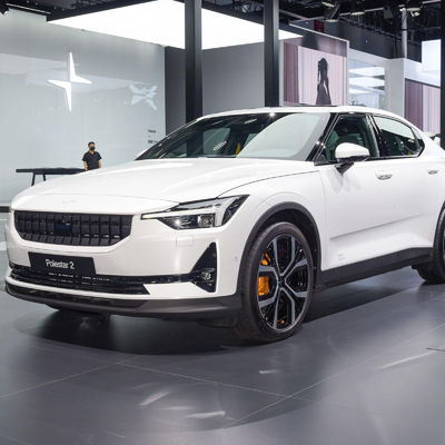 良い価格 Polestar 2 300 kw モーターパワー 電動セダン 長距離450kmとダブルモーター AWD オンライン