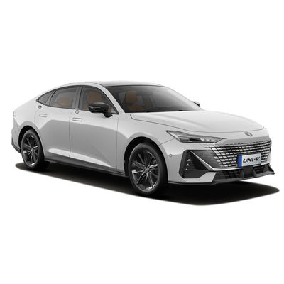 良い価格 チャンガン UNI-V 1.5T 188HP L4 ABS ガソリンカー 4680*1838*1430mm 環境に優しい オンライン